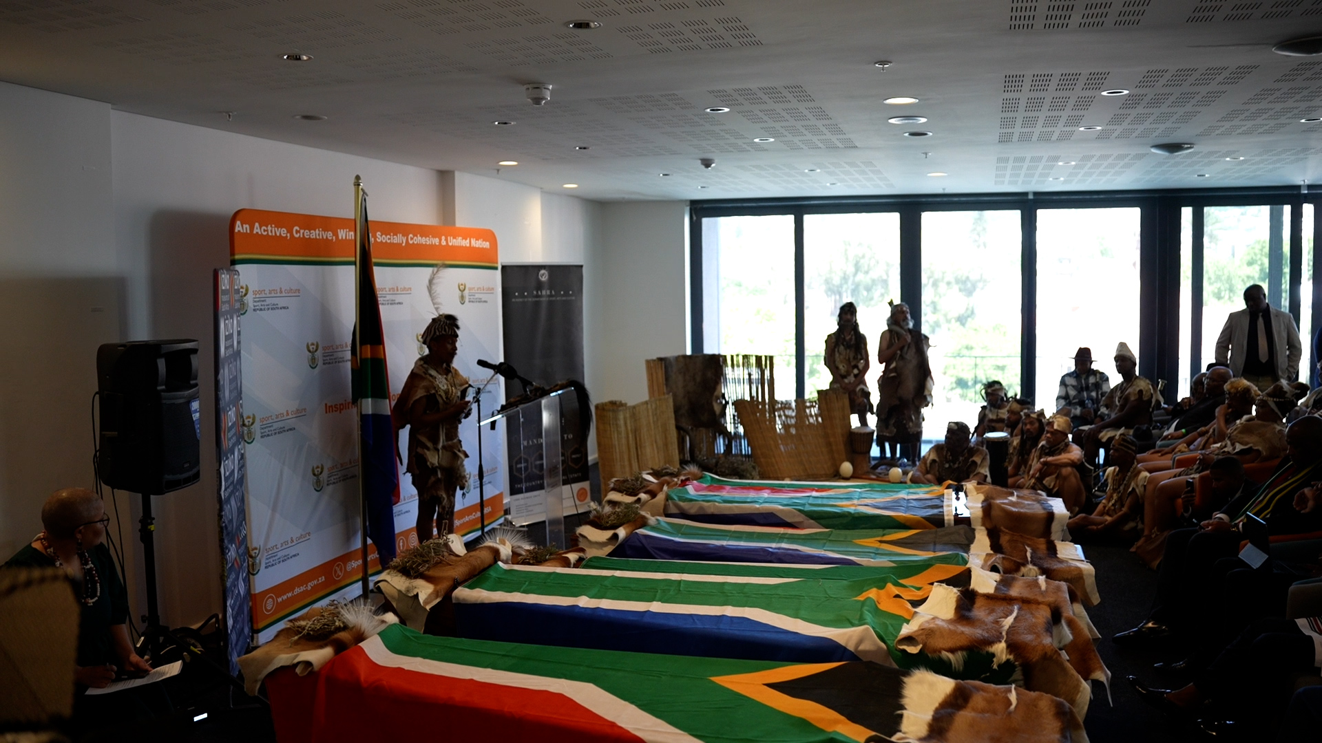 C9412.00_00_13_21.Still006